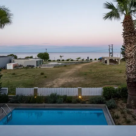 וילה Beachfront Alexandra *