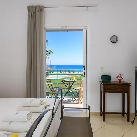 Beachfront Alexandra *