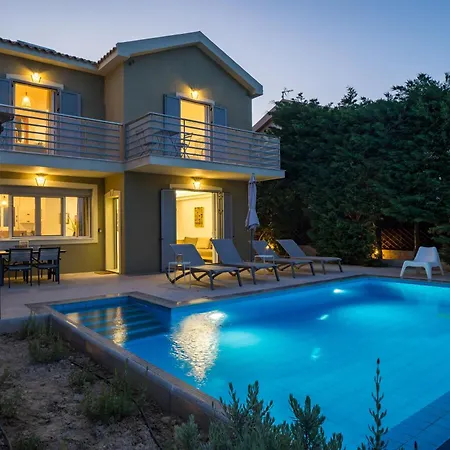 Beachfront Alexandra *