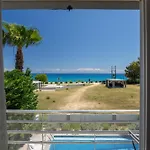 Beachfront Alexandra Villa *